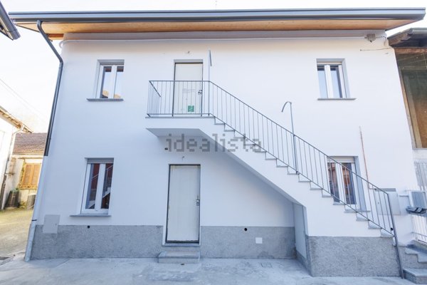 appartamento in vendita a Cornate d'Adda in zona Colnago