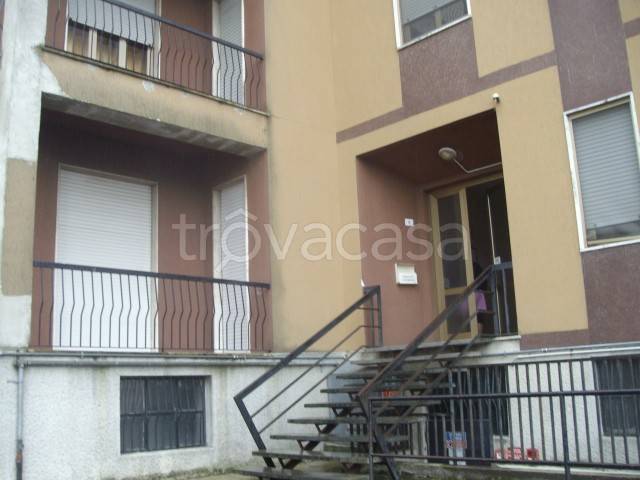 appartamento in vendita a Cornate d'Adda in zona Colnago