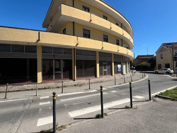 appartamento in vendita a Cornate d'Adda in zona Colnago