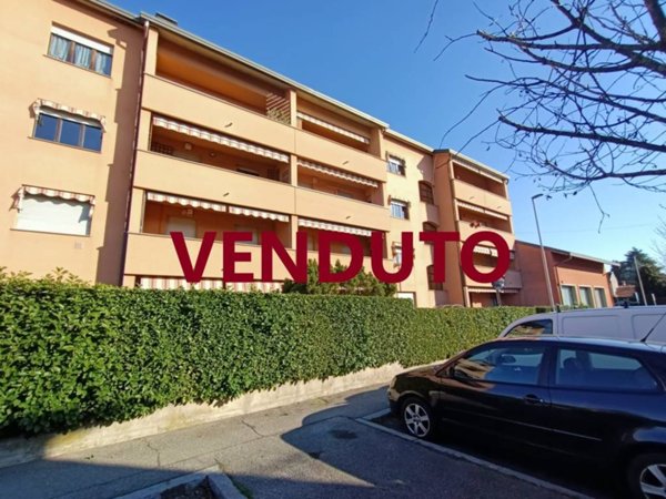 appartamento in vendita a Cornate d'Adda in zona Colnago