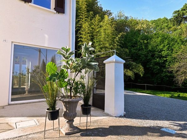 casa indipendente in vendita a Cornate d'Adda in zona Porto d'Adda