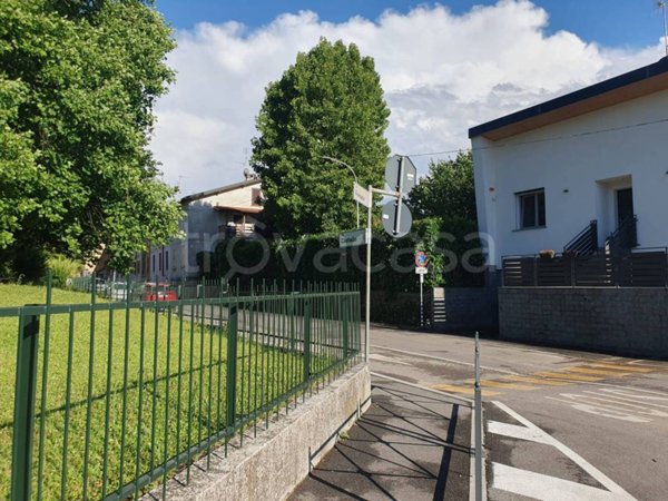 casa indipendente in vendita a Cornate d'Adda in zona Colnago