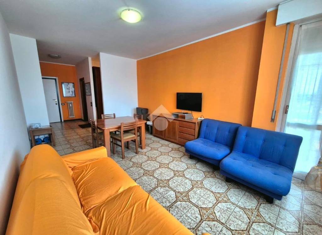 appartamento in vendita a Cornate d'Adda in zona Colnago