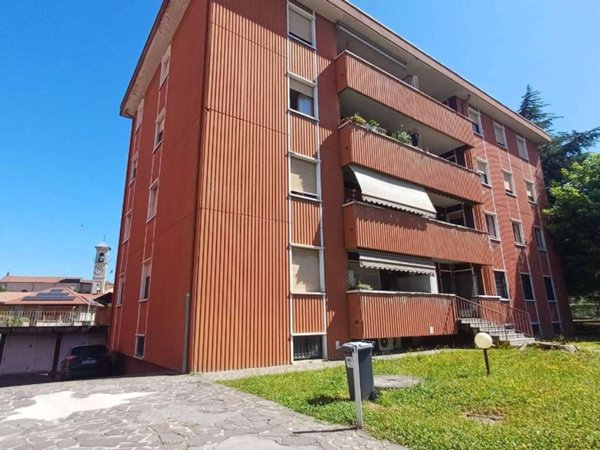 appartamento in vendita a Cornate d'Adda in zona Colnago
