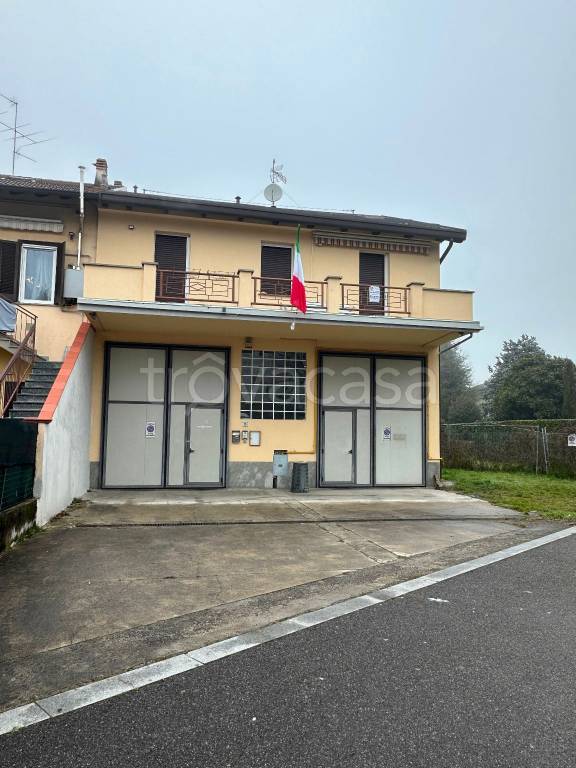 casa indipendente in vendita a Cornate d'Adda in zona Colnago