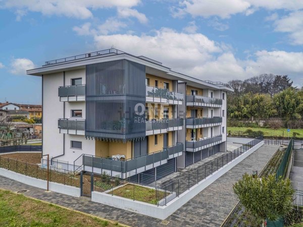 appartamento in vendita a Cornate d'Adda in zona Colnago