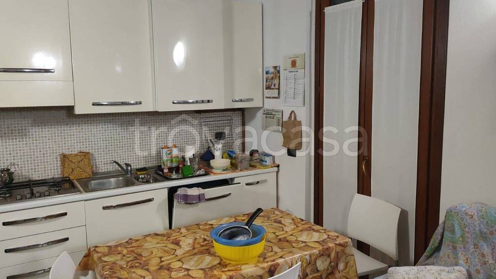 appartamento in vendita a Cornate d'Adda in zona Colnago
