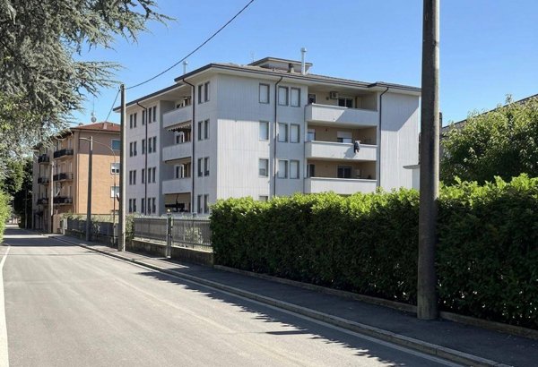 appartamento in vendita a Cornate d'Adda in zona Colnago