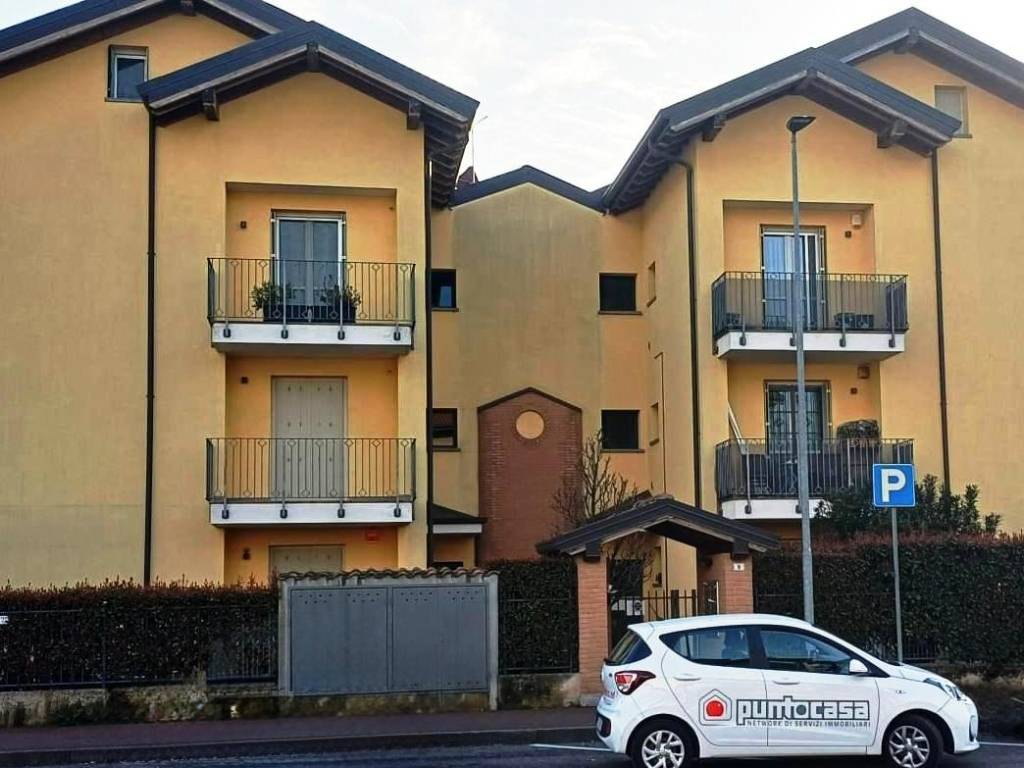 appartamento in vendita a Cornate d'Adda in zona Colnago