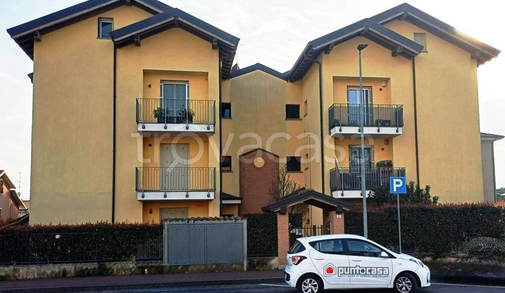 appartamento in vendita a Cornate d'Adda in zona Colnago