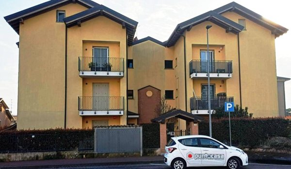 appartamento in vendita a Cornate d'Adda in zona Colnago