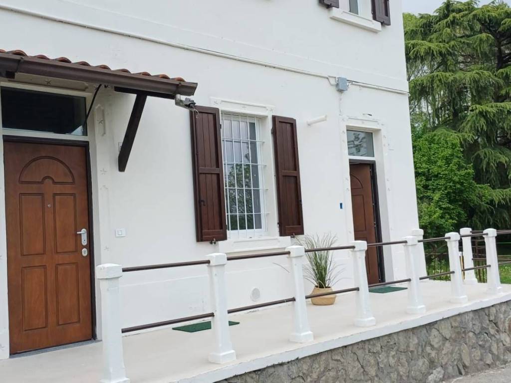 appartamento in vendita a Cornate d'Adda in zona Porto d'Adda