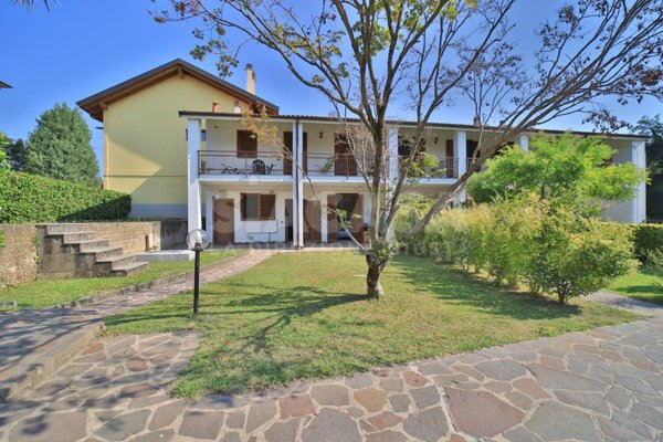 appartamento in vendita a Cornate d'Adda in zona Porto d'Adda