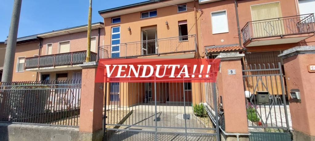 casa indipendente in vendita a Cornate d'Adda in zona Colnago