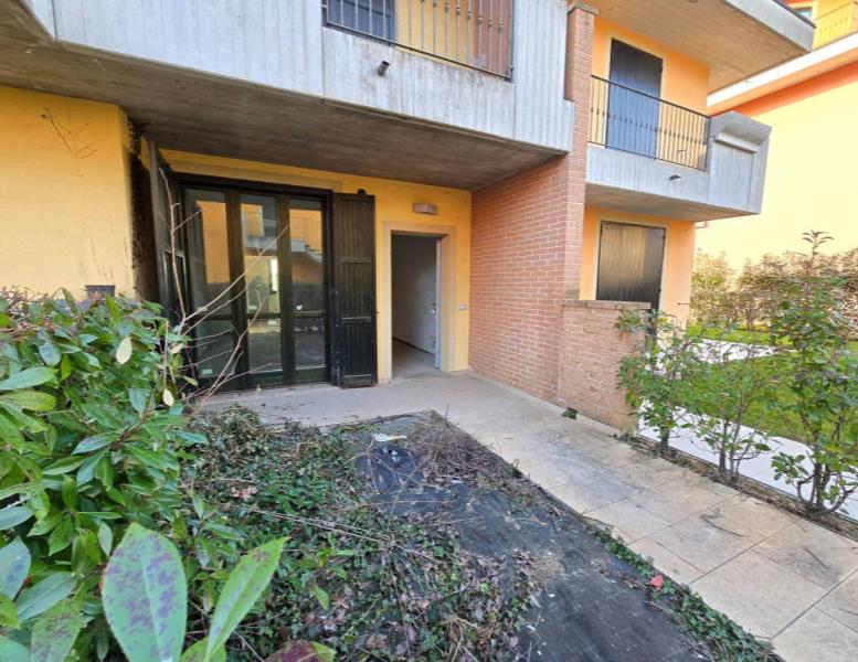 appartamento in vendita a Cornate d'Adda in zona Colnago