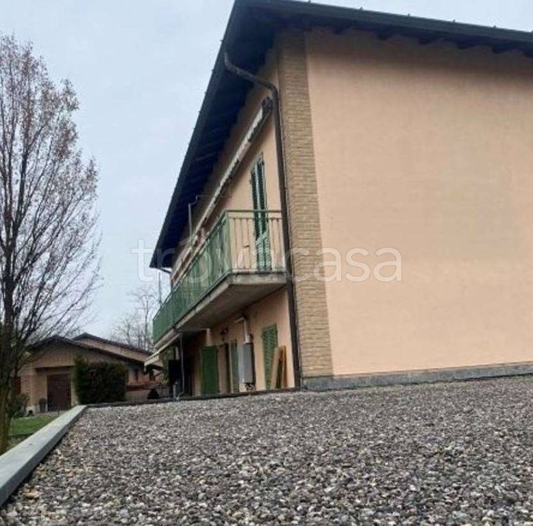 appartamento in vendita a Cornate d'Adda in zona Colnago