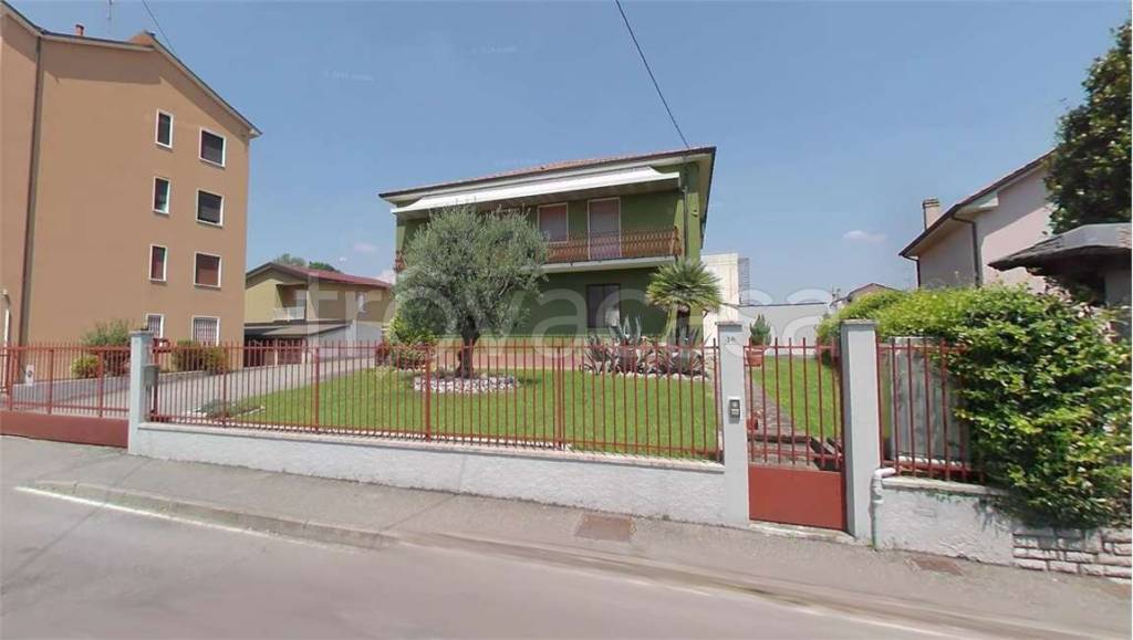 casa indipendente in vendita a Cornate d'Adda in zona Colnago