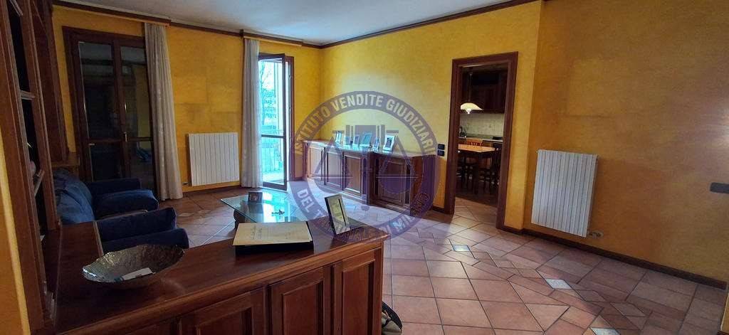 appartamento in vendita a Cornate d'Adda in zona Colnago