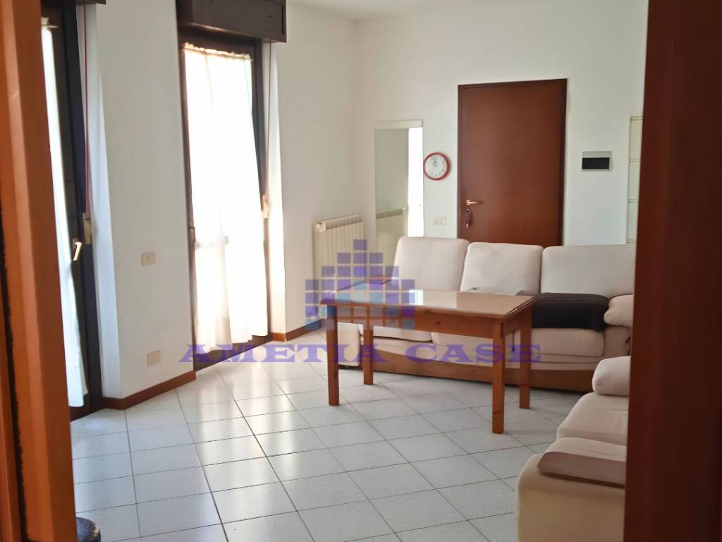 appartamento in vendita a Cornate d'Adda in zona Colnago
