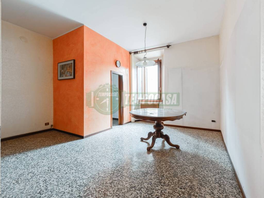 appartamento in vendita a Cornate d'Adda in zona Colnago
