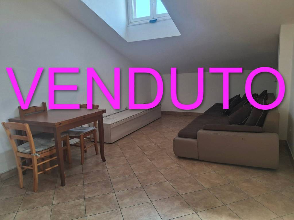 appartamento in vendita a Cornate d'Adda in zona Colnago