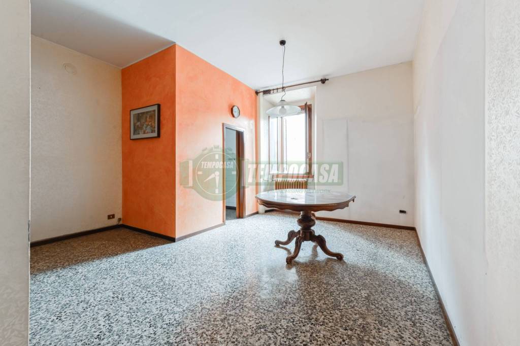 appartamento in vendita a Cornate d'Adda in zona Colnago