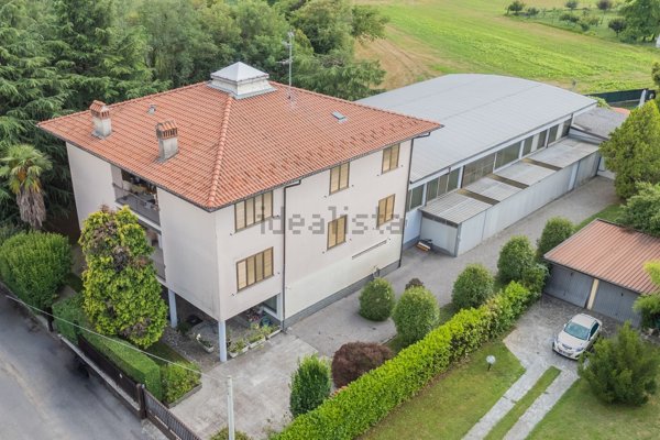 appartamento in vendita a Cornate d'Adda in zona Colnago