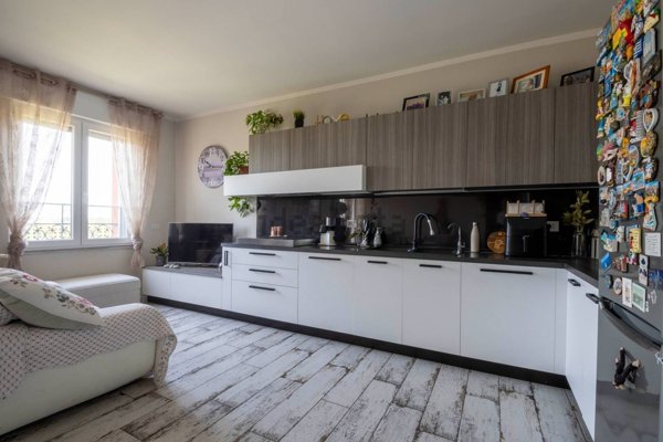appartamento in vendita a Cornate d'Adda in zona Colnago