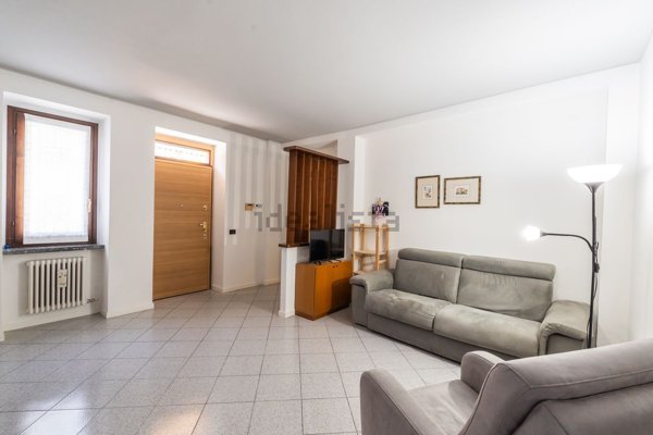 appartamento in vendita a Cornate d'Adda in zona Colnago