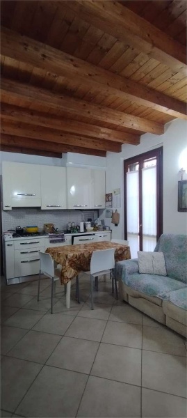 appartamento in vendita a Cornate d'Adda in zona Colnago