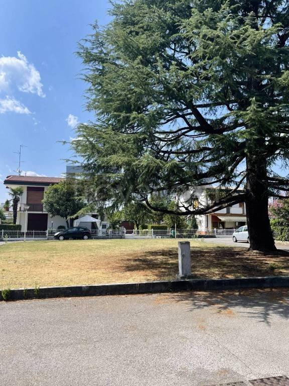 casa indipendente in vendita a Cornate d'Adda in zona Colnago