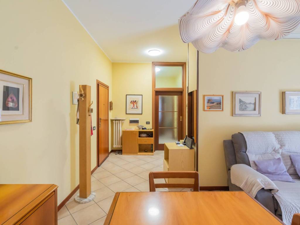 appartamento in vendita a Cornate d'Adda in zona Colnago