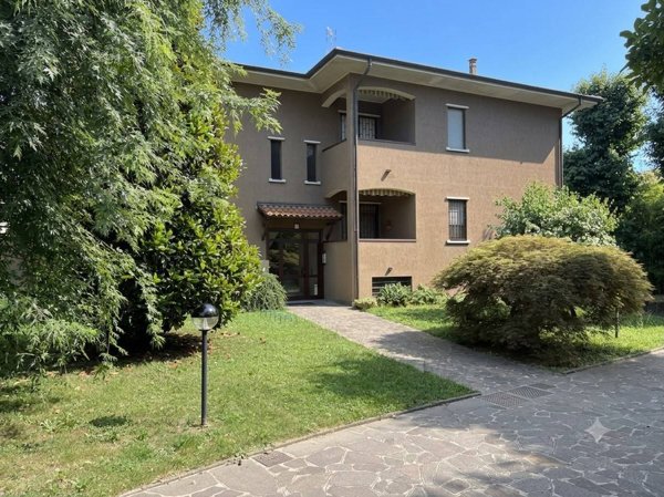 appartamento in vendita a Cornate d'Adda in zona Colnago