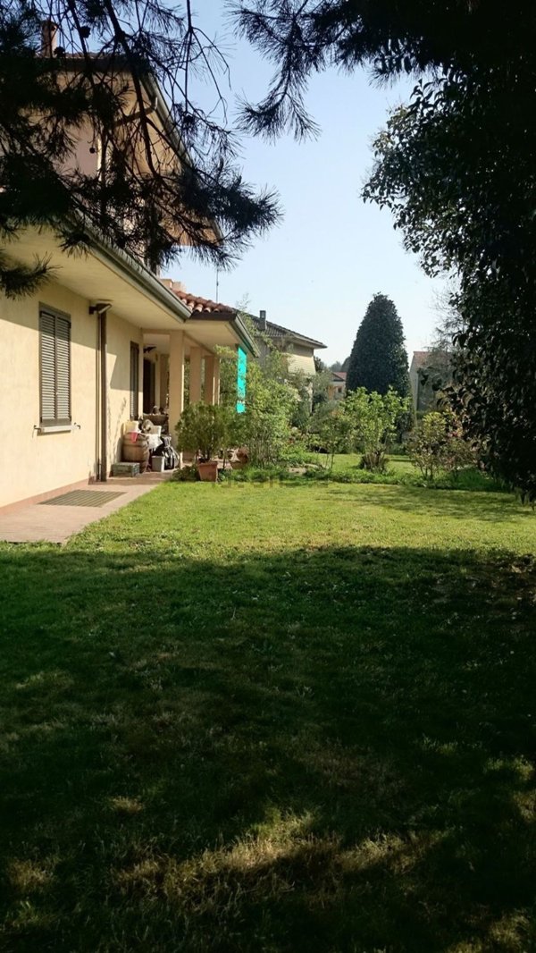 casa indipendente in vendita a Cornate d'Adda in zona Colnago