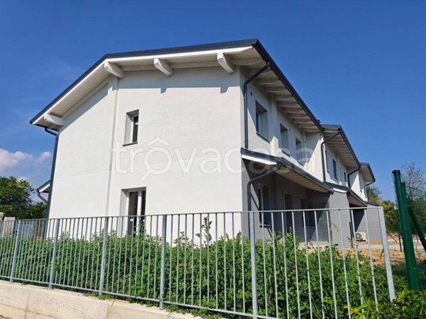casa indipendente in vendita a Cornate d'Adda in zona Porto d'Adda