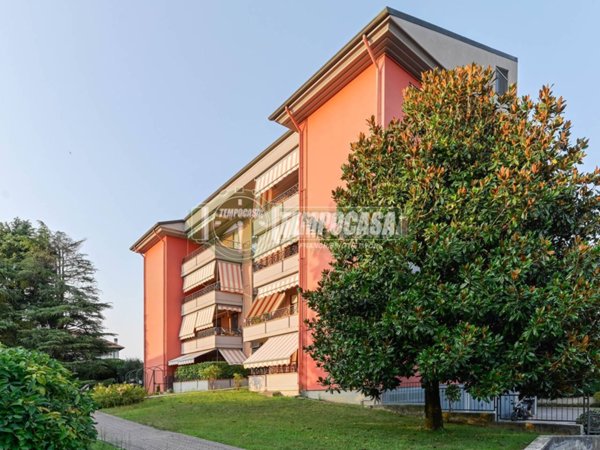 appartamento in vendita a Cornate d'Adda in zona Colnago
