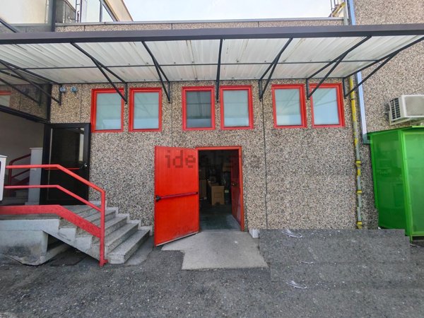 locale di sgombero in vendita a Cornate d'Adda in zona Colnago