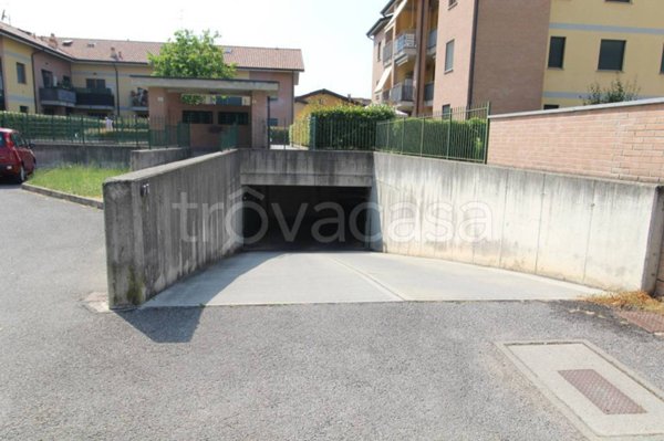 box auto in vendita a Cornate d'Adda in zona Colnago