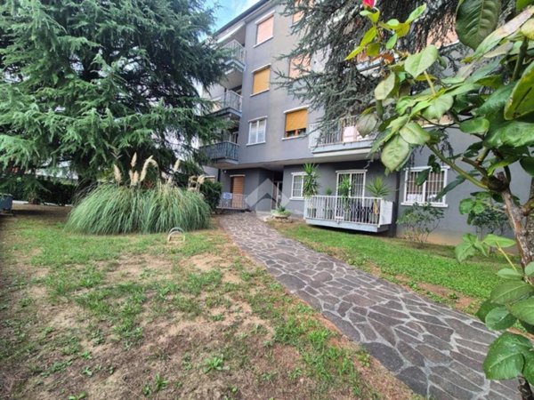 appartamento in vendita a Cornate d'Adda in zona Colnago