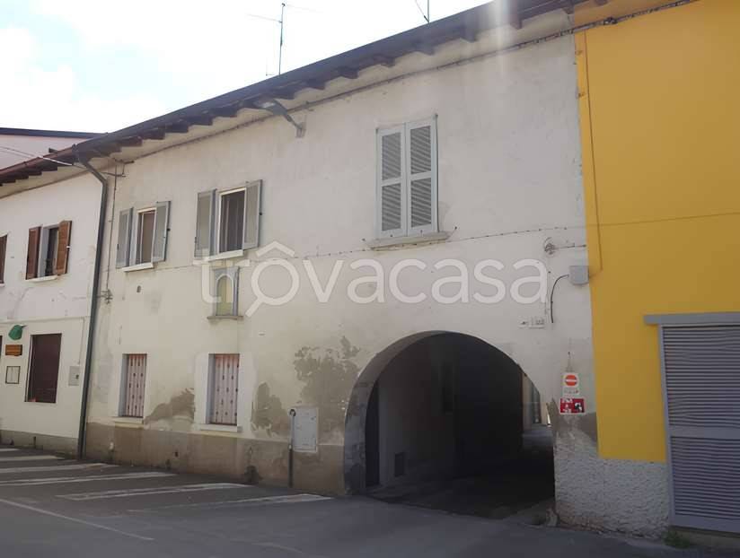 appartamento in vendita a Cornate d'Adda in zona Colnago