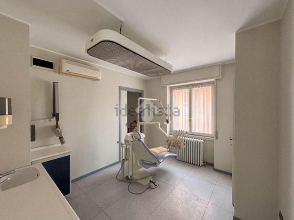 ufficio in vendita a Cornate d'Adda in zona Colnago