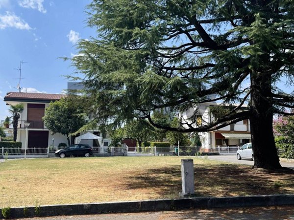 casa indipendente in vendita a Cornate d'Adda in zona Colnago
