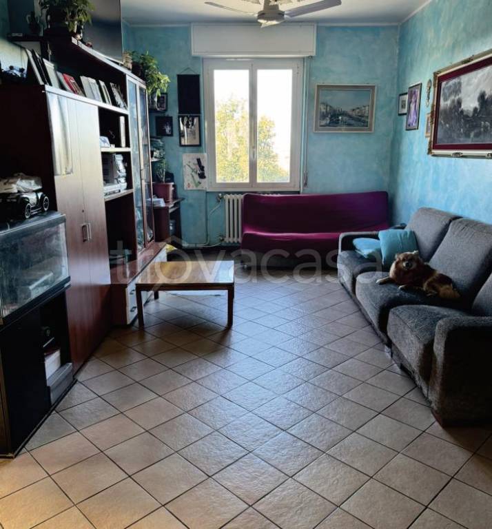 appartamento in vendita a Cornate d'Adda in zona Colnago