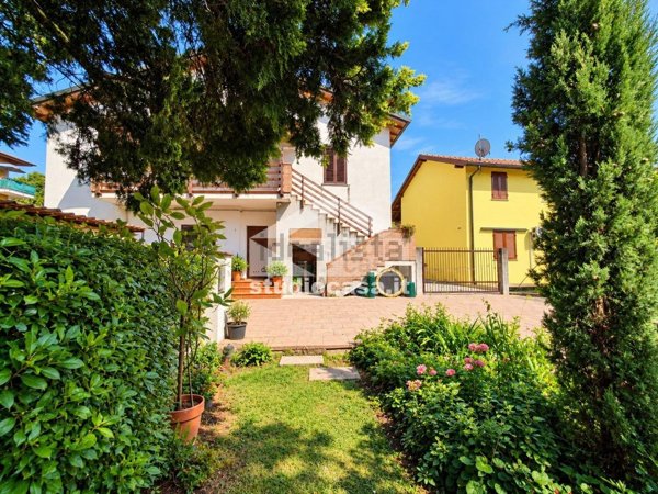 casa indipendente in vendita a Cornate d'Adda in zona Colnago