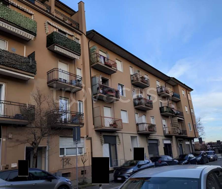 appartamento in vendita a Cornate d'Adda in zona Colnago