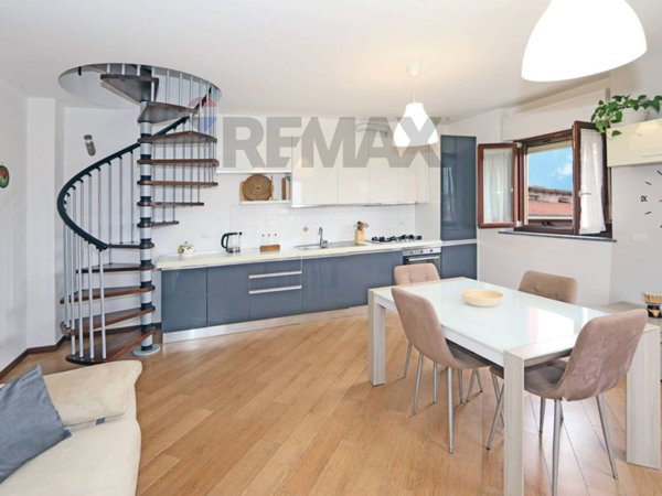 appartamento in vendita a Cornate d'Adda in zona Porto d'Adda