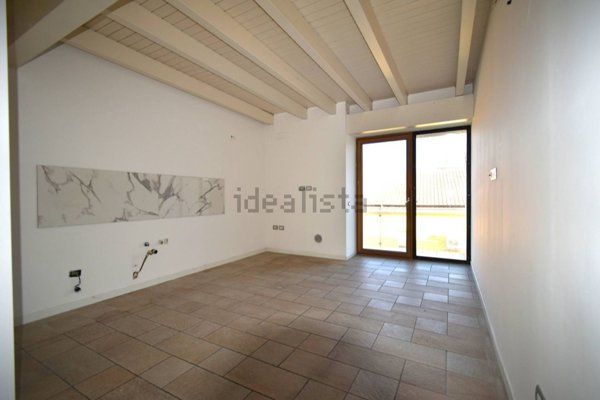 appartamento in vendita a Cornate d'Adda in zona Colnago