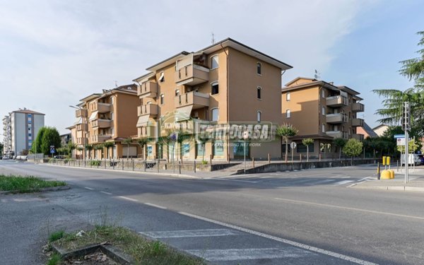 appartamento in vendita a Cornate d'Adda in zona Colnago
