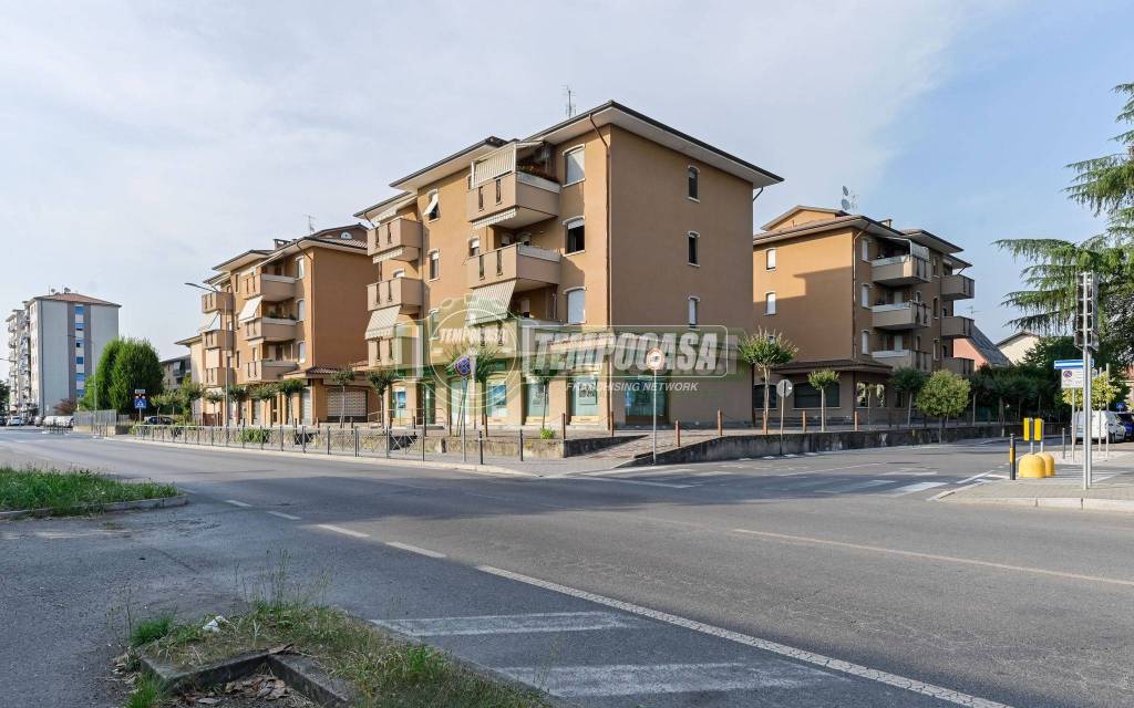 appartamento in vendita a Cornate d'Adda in zona Colnago
