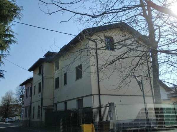 appartamento in vendita a Cornate d'Adda in zona Colnago